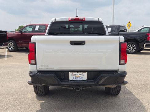 Used 2025 Chevrolet Colorado Z71 image 4