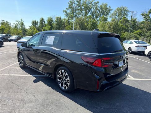 Used 2025 Honda Odyssey Elite image 4