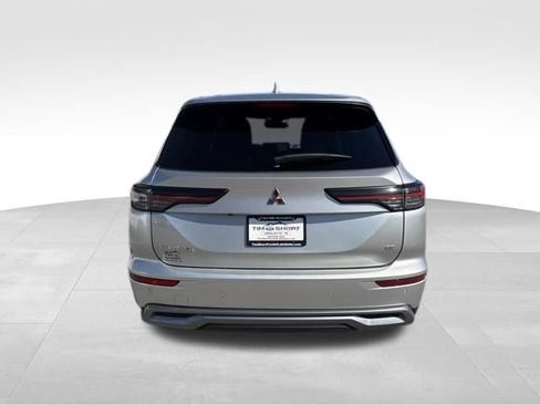 Used 2025 Mitsubishi Outlander SE FWD image 10