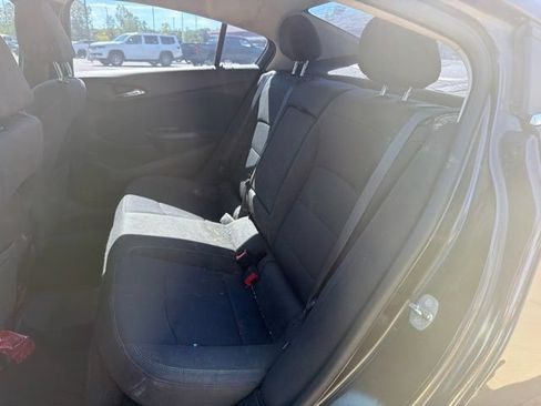 Used 2017 Chevrolet Cruze LT FWD image 9