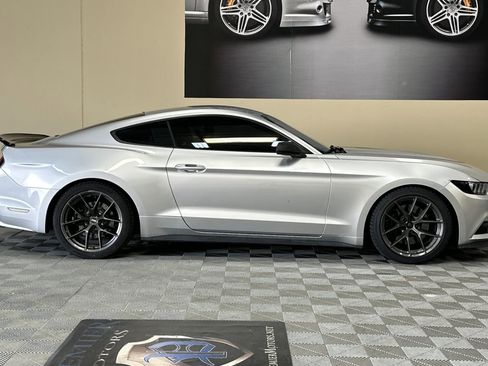 Used 2016 Ford Mustang Coupe RWD image 3