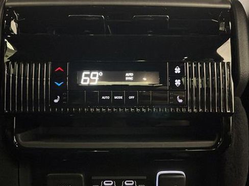 New 2026 Jeep Grand Wagoneer Limited AWD/4WD image 37