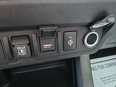 Used 2022 Toyota Tacoma TRD Sport AWD/4WD image 65