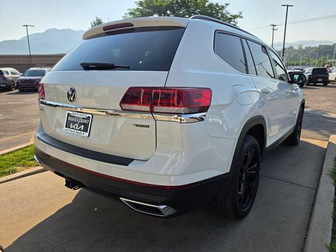 Used 2023 Volkswagen Atlas SE w/ Panoramic Sunroof Package AWD/4WD image 5