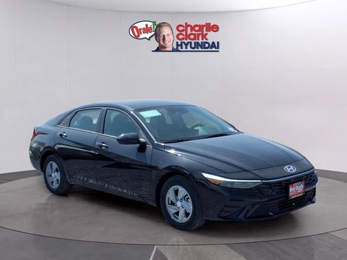 New 2026 Hyundai Elantra SE FWD image 6