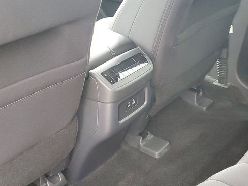 Used 2024 Nissan Pathfinder SV image 27