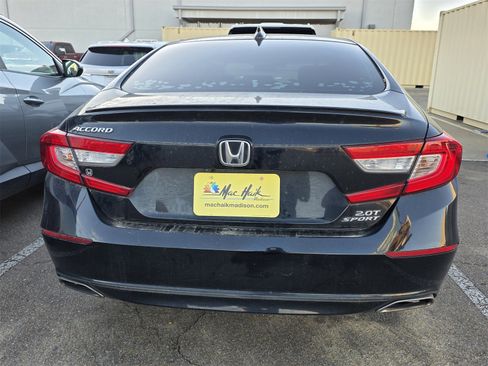 Used 2018 Honda Accord Sport image 4