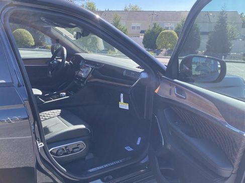 New 2025 Jeep Grand Cherokee Summit image 29