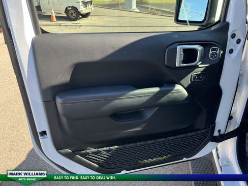 Used 2023 Jeep Wrangler Unlimited Sahara image 13