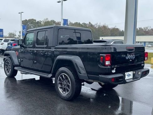 Used 2022 Jeep Gladiator Overland w/ Cold Weather Group image 3