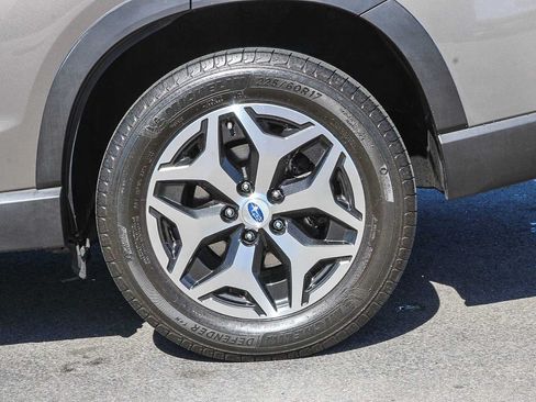Used 2021 Subaru Forester Premium AWD/4WD image 10
