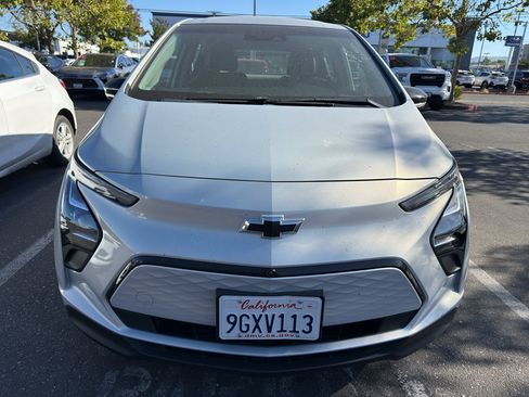 Used 2023 Chevrolet Bolt LT w/ Infotainment Package FWD image 2