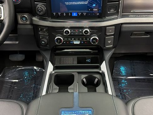 Used 2026 Ford F450 Platinum w/ FX4 Off-Road Package image 37