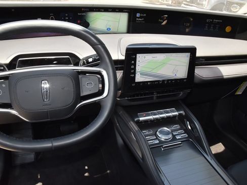 New 2026 Lincoln Nautilus Premier w/ Jet Appearance Package AWD/4WD image 25