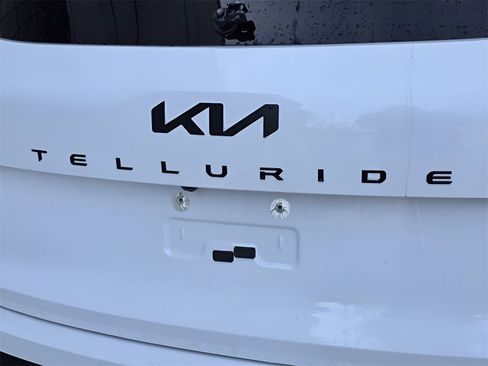 Used 2025 Kia Telluride AWD image 13