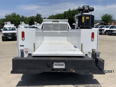 Used 2022 RAM 3500 4x4 Crew Cab DRW image 13