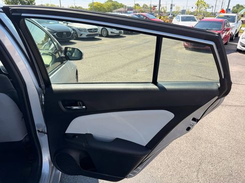 Used 2016 Toyota Prius Three w/ Advanced Technology Package FWD image 22