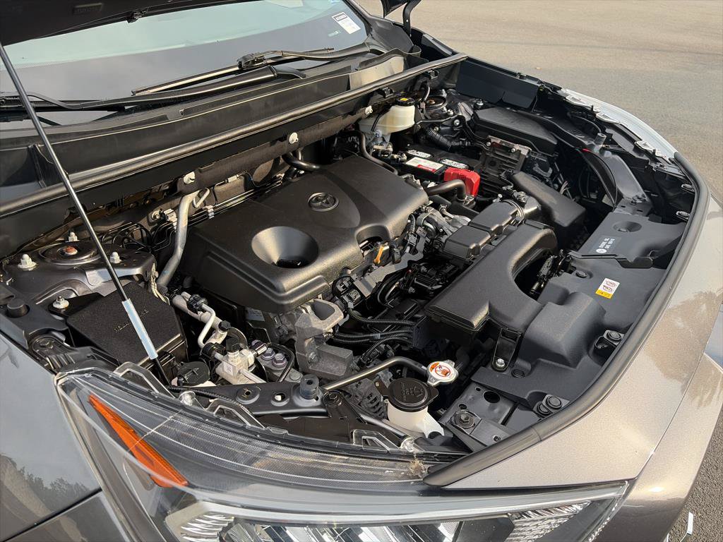 Used 2021 Toyota RAV4 XLE AWD/4WD image 27