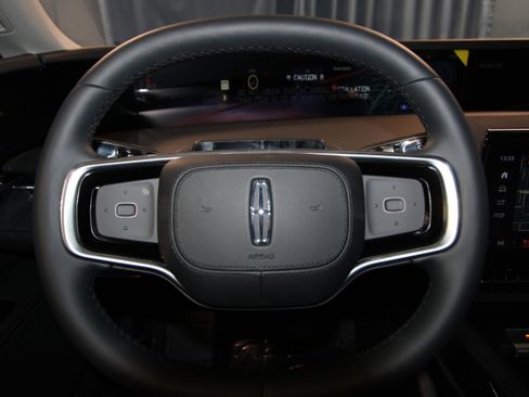 New 2026 Lincoln Nautilus Premier w/ Jet Appearance Package image 11