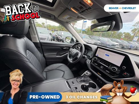 Used 2025 Toyota Highlander XLE AWD/4WD image 31