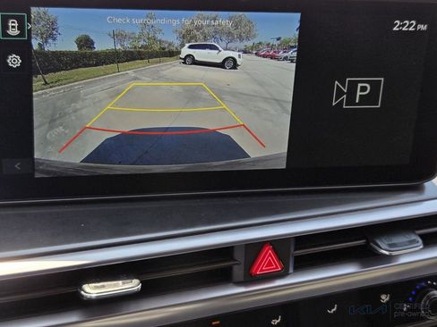 Certified 2025 Kia Sorento LX image 23