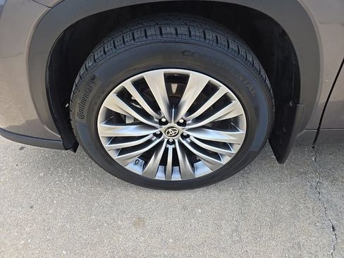 Used 2021 Toyota Highlander Platinum AWD/4WD image 27