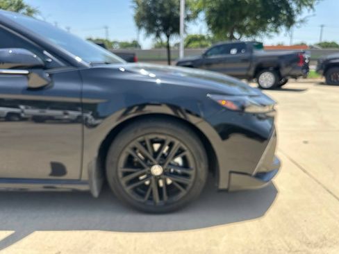 Used 2025 Toyota Camry SE w/ Convenience Package FWD image 13