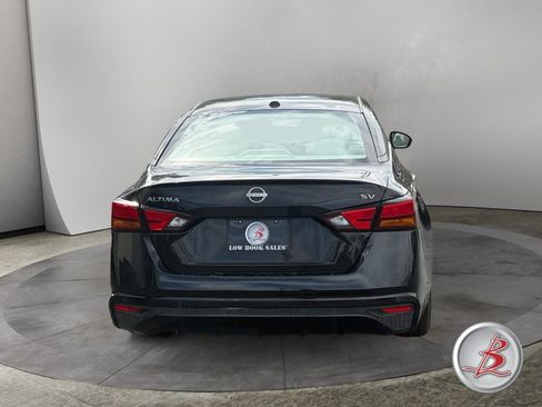 Used 2024 Nissan Altima 2.5 SV FWD image 6