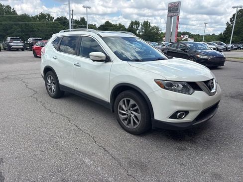 Used 2014 Nissan Rogue SL w/ SL Premium Package FWD image 2