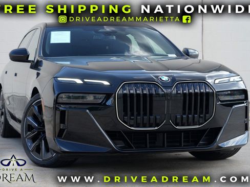 Used 2025 BMW 740i w/ Premium Package RWD image 2