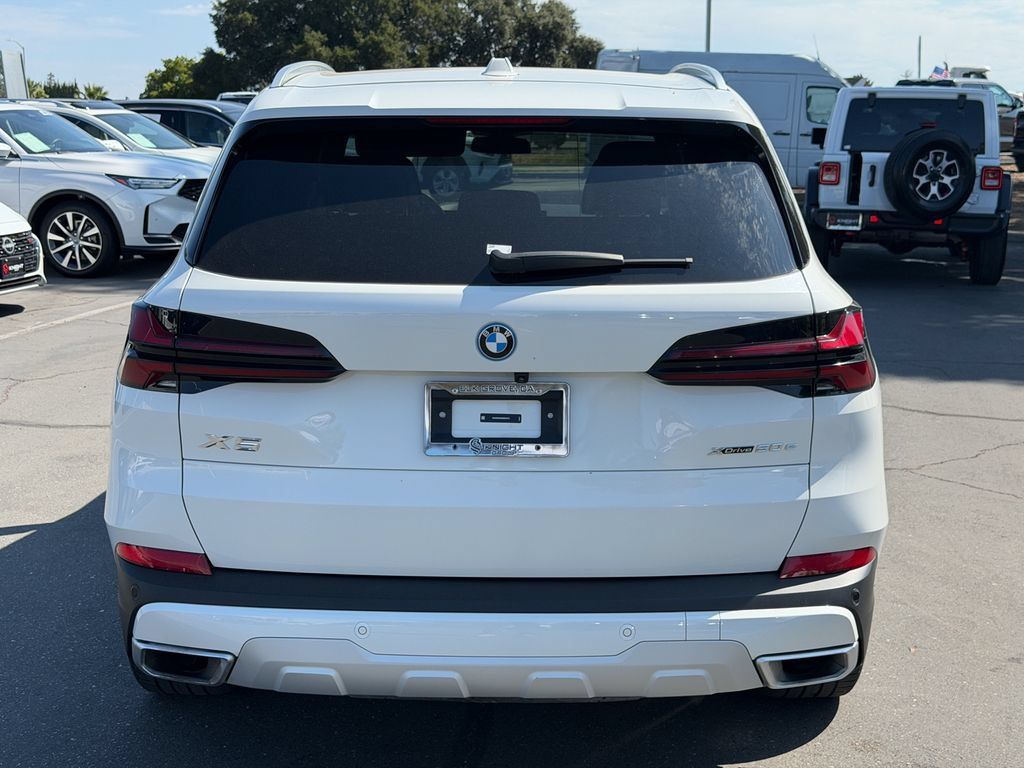 Used 2025 BMW X5 xDrive50e AWD/4WD image 7