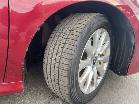 Used 2018 Toyota Camry LE image 9