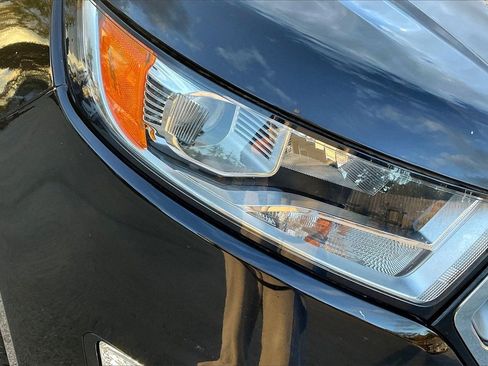 Used 2018 Ford Edge Titanium image 28