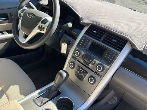 Used 2013 Ford Edge SE image 9