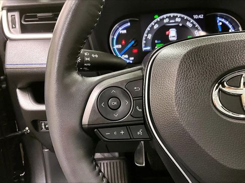 Used 2024 Toyota RAV4 SE image 22