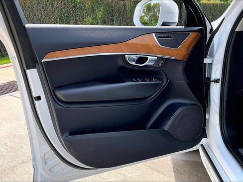 Used 2023 Volvo XC90 B6 Core w/ Climate Package AWD/4WD image 25