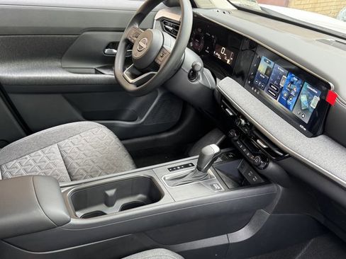 New 2026 Nissan Kicks SV FWD image 8