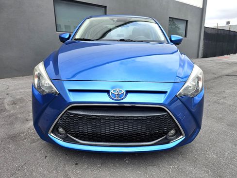 Used 2019 Toyota Yaris XLE image 14