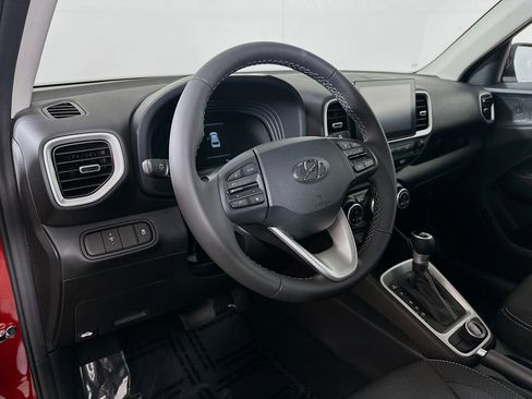 New 2025 Hyundai Venue SEL image 9