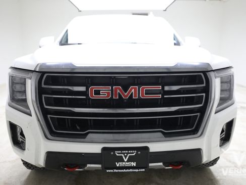 Used 2023 GMC Yukon XL AT4 w/ AT4 Premium Plus Package AWD/4WD image 7
