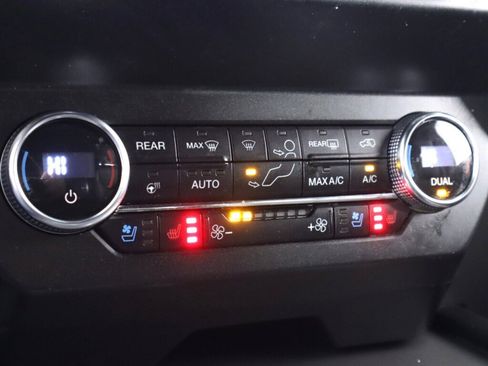 Used 2020 Ford Expedition Max XLT w/ Equipment Group 202A AWD/4WD image 25