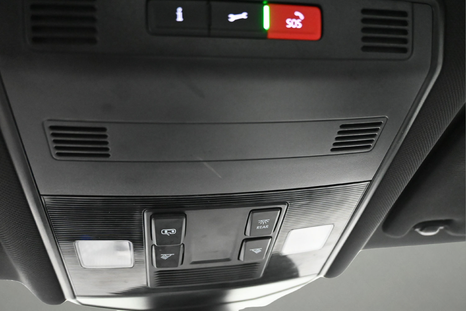 Used 2025 Volkswagen Jetta Sport FWD image 27