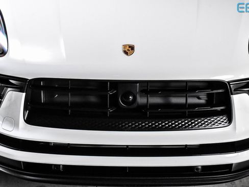 Used 2024 Porsche Macan Base w/ Premium Plus Package image 10