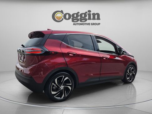 Certified 2023 Chevrolet Bolt LT w/ Infotainment Package FWD image 5