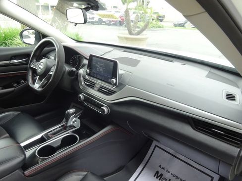 Used 2023 Nissan Altima 2.5 SR FWD image 15