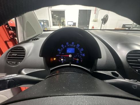 Used 2004 Volkswagen Beetle GLS FWD image 14