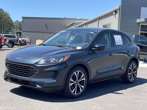 Certified 2022 Ford Escape SE w/ SE Sport Appearance Package FWD image 30