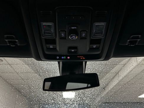 Used 2022 Chevrolet Suburban RST w/ Sport Performance Package AWD/4WD image 23