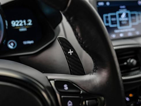 Used 2023 Aston Martin V12 Vantage RWD image 50