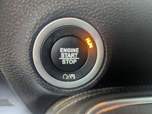 Used 2018 Dodge Challenger SXT image 15